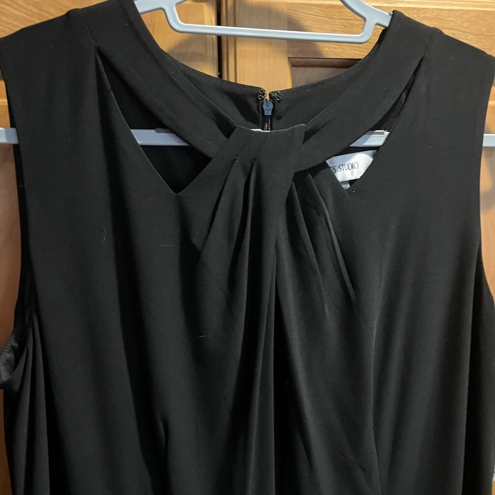 Dressbarm. Cute little black dress that is the problem to little for me 🤣